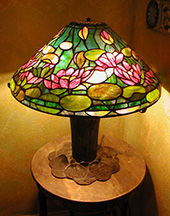 Reproduction of Tiffany 20" Waterlilly Lamp